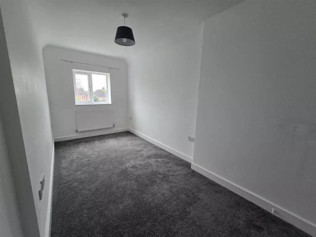 Luxury 4-bed Near Apartment *