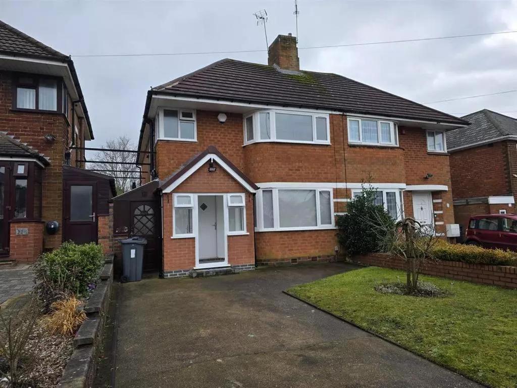 Apartment Luxury 4-bed Near *